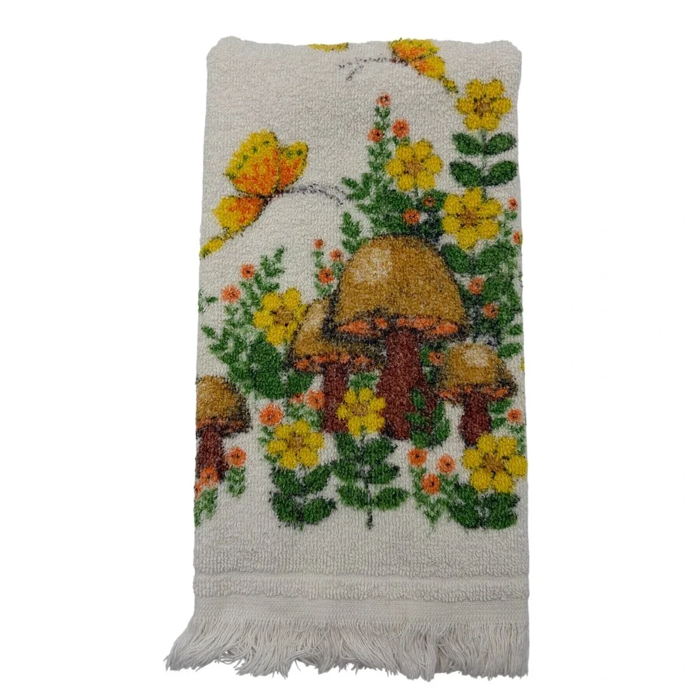 Vintage Sayco Mushroom Butterfly Fringed Hand Towel Retro 70s Cottagecore Cream